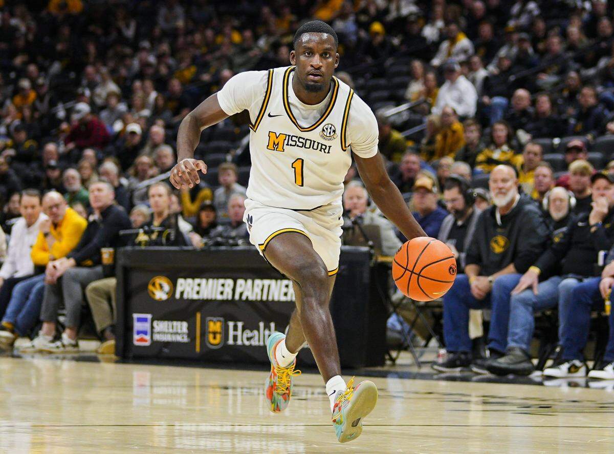 Former Henry Clay High School and Northern Kentucky University star Marques Warrick is averaging 6.4 points a game and making 48.5 percent of his shots and 45.3 percent of his 3-point attempts as a super-senior for Missouri. The No. 19 Kentucky Wildcats will face the No. 15 Tigers on Saturday in the regular-season finale for both teams.