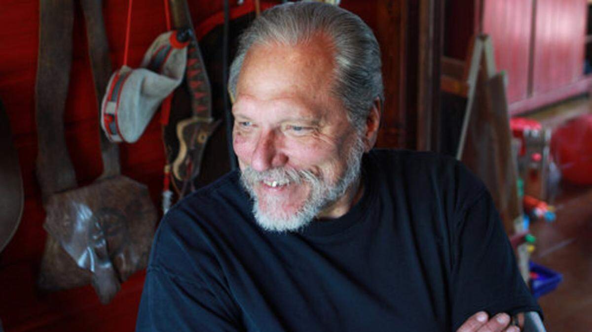 Jorma Kaukonen, who entered the Rock and Roll Hall of Fame as a member of the 
long-defunct  Jefferson Airplane, continues to tour solo and as a member of Hot Tuna.