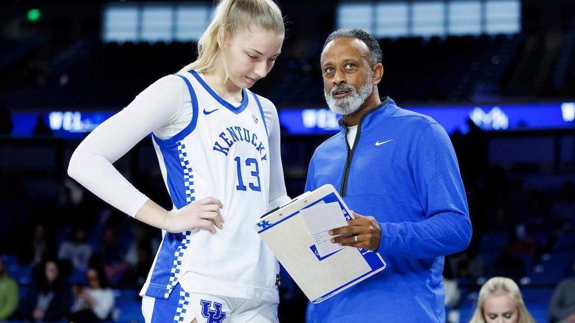 Kentucky drops again in AP poll as losing streak extends to three games