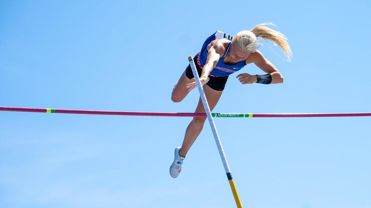 Class 3A state track: Lafayette pole vaulter sets record, Dunbar freshman jumps to victory