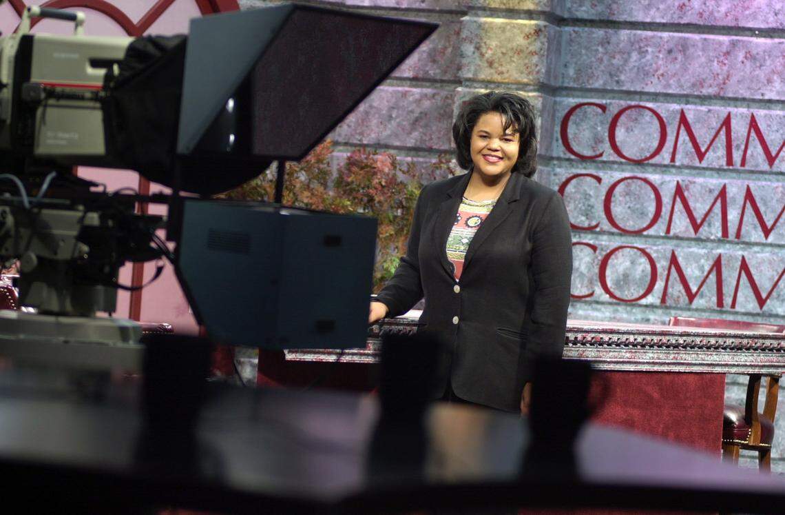 Renee Shaw of “Connections” and other KET programming, shown in KET studios in 2000. Shaw has been with KET for more than two decades.