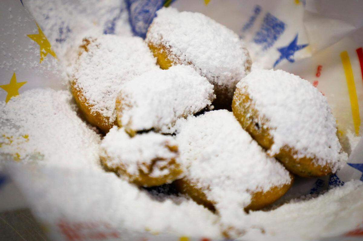 Deep-fried Oreos coated in powdered sugar for sale at the Lexington Lions Club’s Bluegrass Fair at Masterson Station Park in Lexington, Ky., Friday, June 11, 2021.