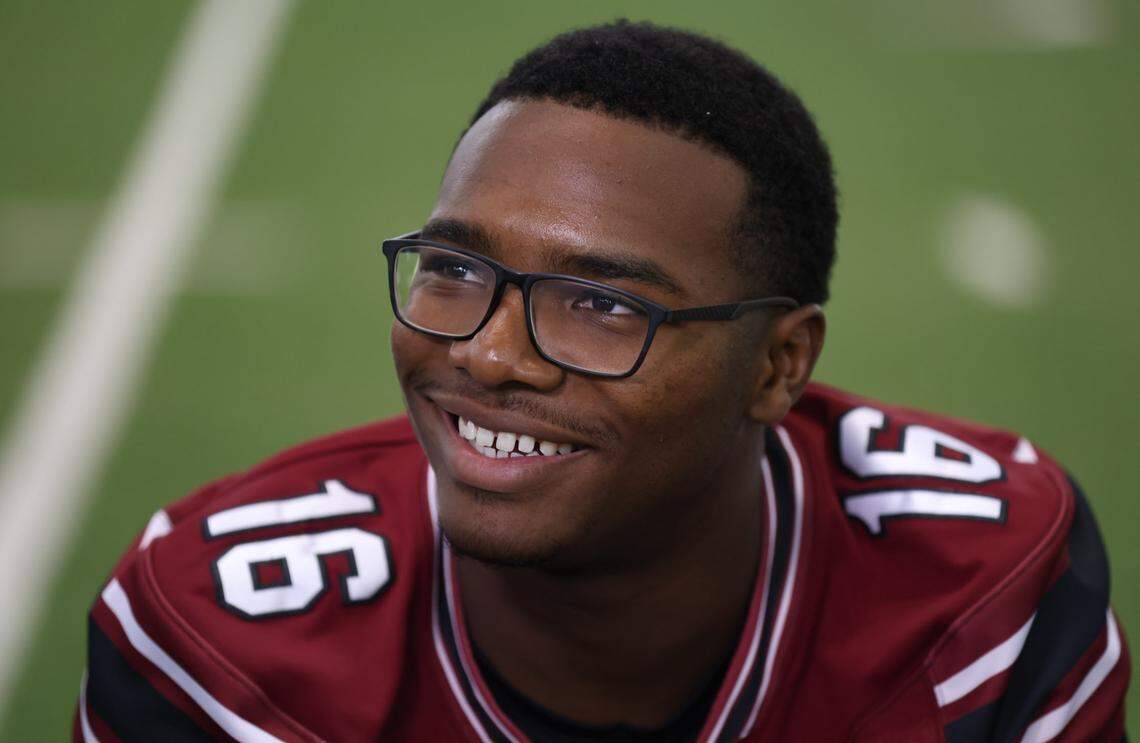 South Carolina redshirt freshman quarterback LaNorris Sellers (16) will make his first college road start when the Gamecocks visit Kroger Field to face Kentucky on Saturday.