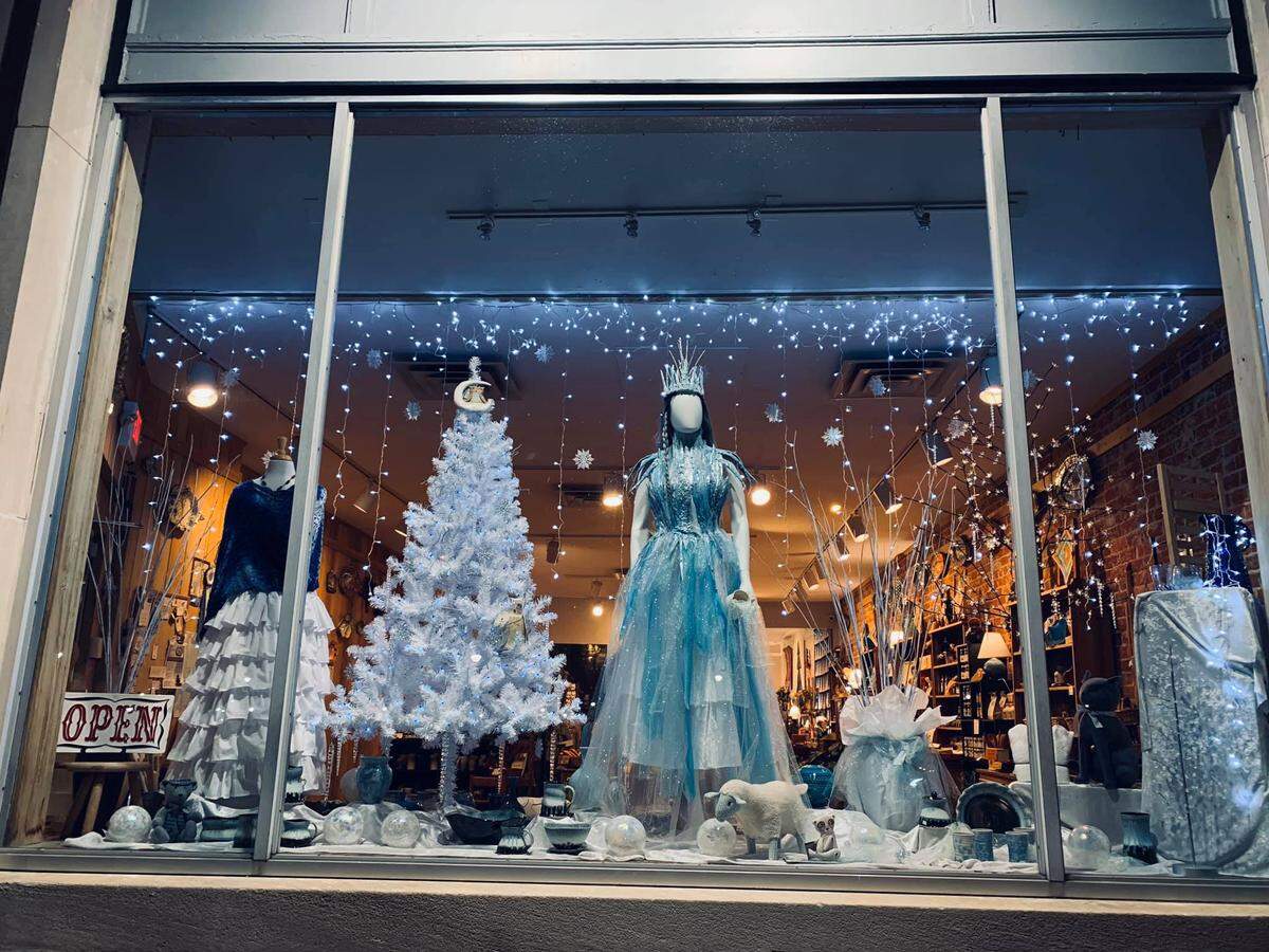 The Appalachian Fireside Gallery was one of the entries in last year’s Christmas Window decorating contest.