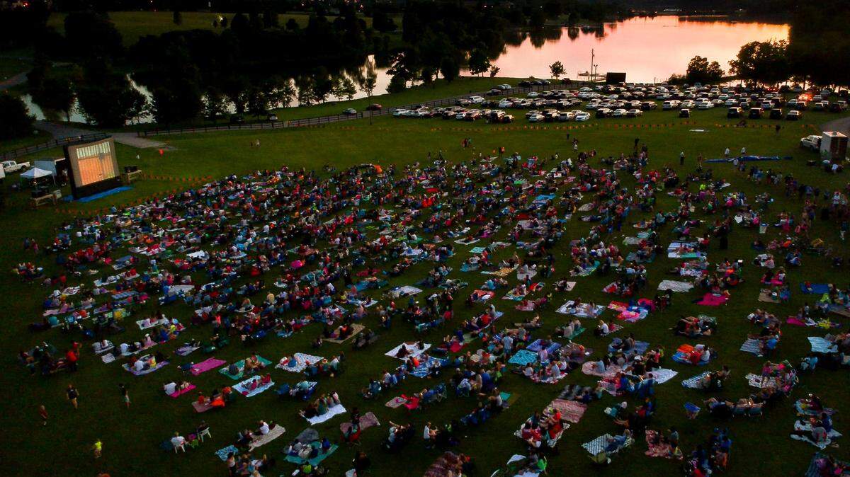 Hundreds of people gather for a showing “The Greatest Showman” at Jacobson Park in Lexington in this file photo. There are several free movie events happening this summer in Central Kentucky.