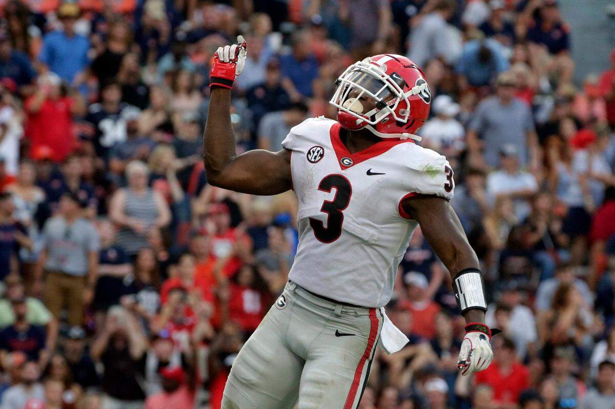 Georgia running back Zamir White (3) ran for 136 yards and a touchdown in the Bulldogs’ 14-3 victory over Kentucky last season.