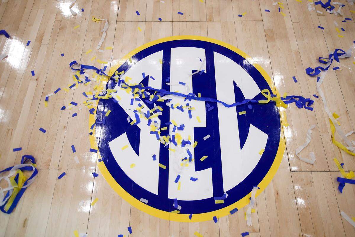 The SEC will consist of 16 teams for the 2024-25 basketball season, with Oklahoma and Texas joining the league.