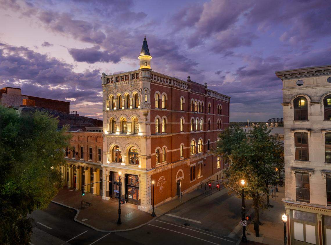 The Bar at Fort Nelson exterio at dusk