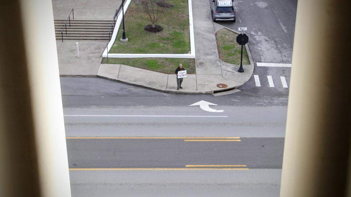 ‘Devastated’ community reacts to lack of charges in Doug Harless police shooting