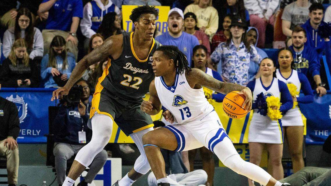 New Kentucky basketball coach Mark Pope has already lined up a transfer portal visitor