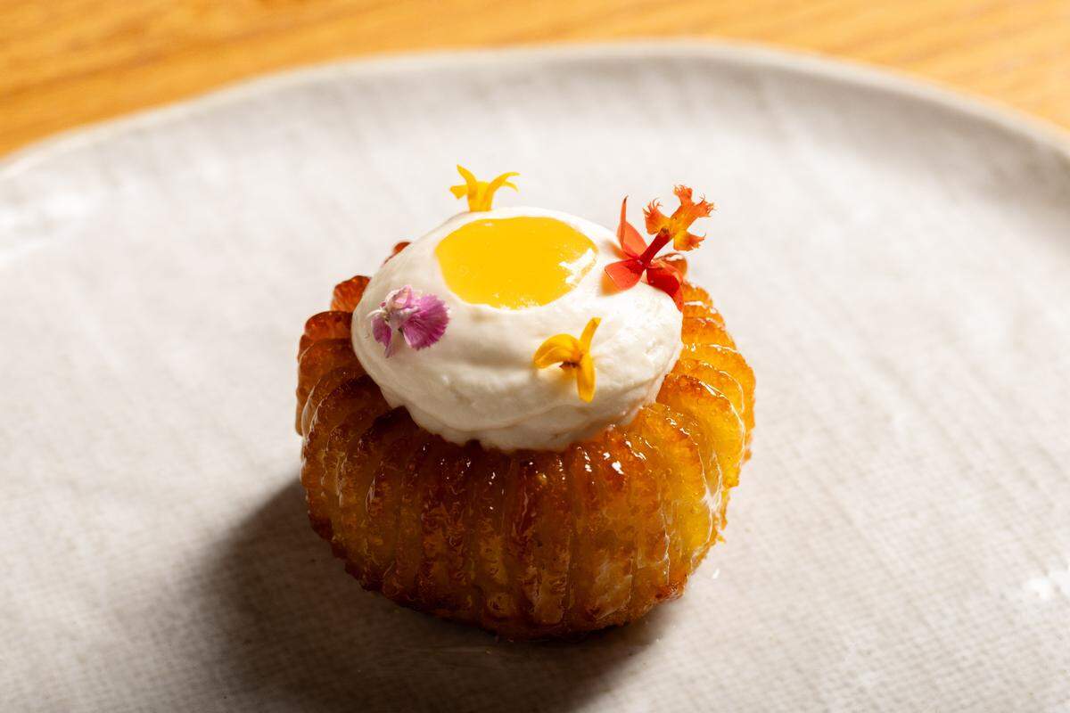 Santorini, the new Greek restaurant coming from Athenian Grill owner Ilias Pappas, will serve a full menu of Greek cuisine, including desserts such as Greek orange pie or portokalopita.