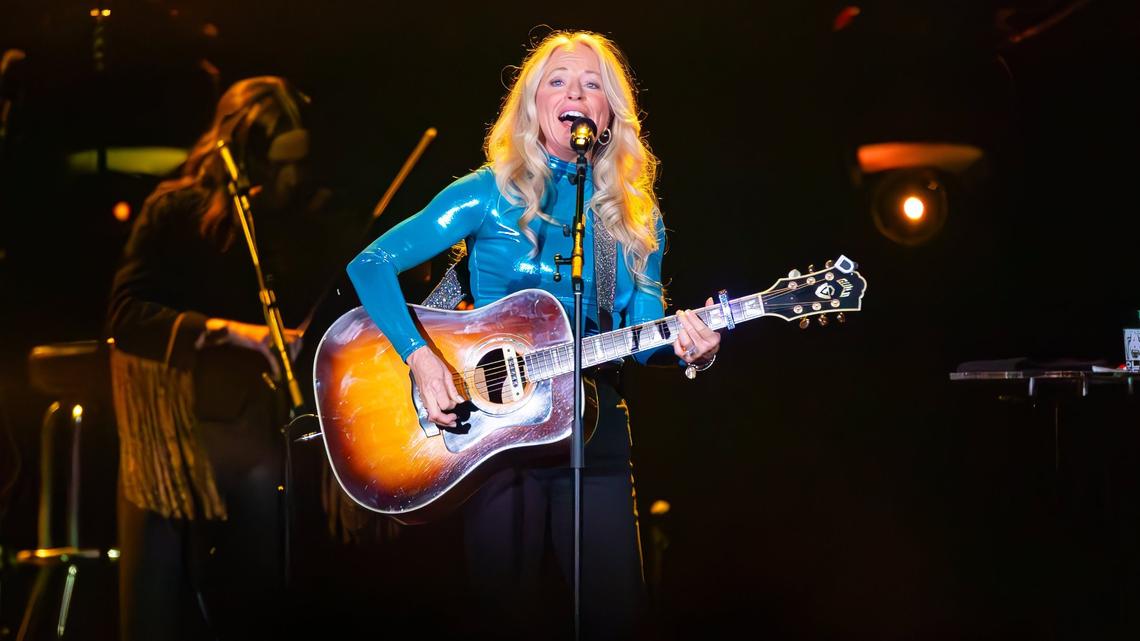 Country music singer-songwriter Deanna Carter gets the crowd to sing along to her hit song “Strawberry Wine” during the Blake Shelton Freinds And Heroes 2025 tour at Rupp Sports Arena on Feburary 27, 2025, in Lexington, Ky
