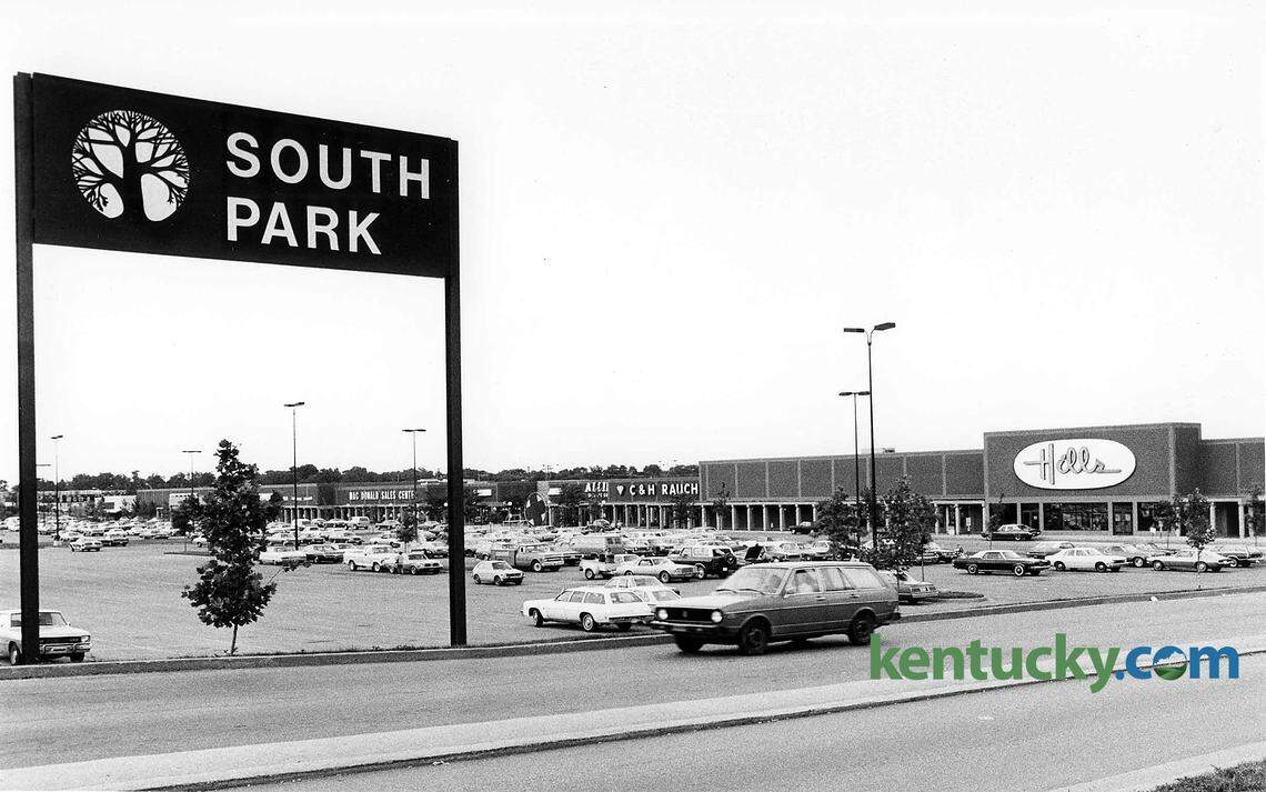 South Park Shopping Center, July 1979, at the intersection of Nicholasvile and New Cirlce Roads in Lexington, Ky. The Hills department store has been succeeded by Academy Sports + Outdoors. Allied Sporting Goods, C&H Rauch Jewelers and a Kroger grocery store also were in the shopping center in 1979, a year before Arby’s opened across the street.