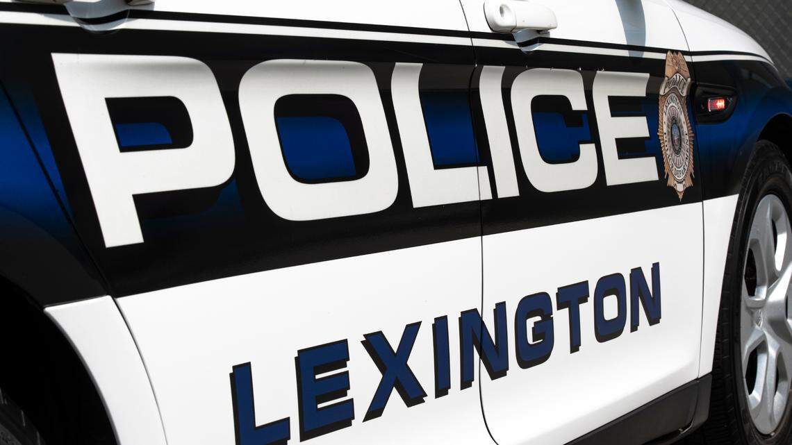 Lexington police are investigating a deadly crash that happened at New Circle and Richmond roads Friday morning.