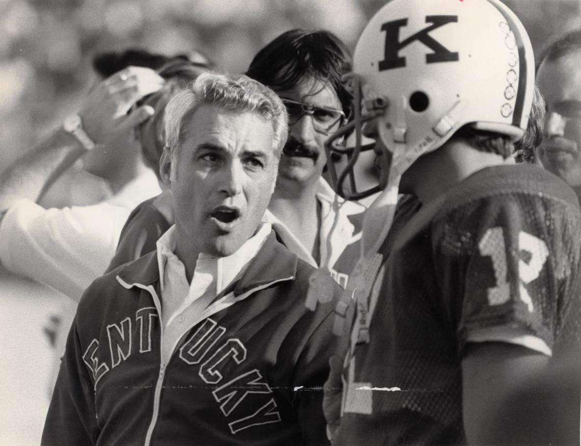 Fran Curci, left, is the last Kentucky football coach to beat Florida in consecutive seasons. Curci’s Cats beat the Gators in 1976 (28-9) in Lexington and 1977 (14-7) in Gainesville.
