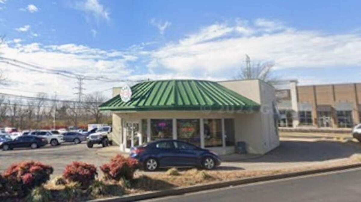 The former Sam’s Hot Dog building at Lexington Green is now Chilean Taste.