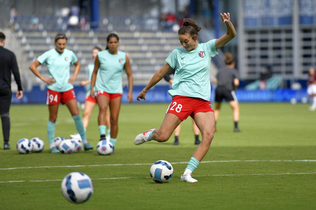 Sep 18, 2022; Kansas City, Kansas, USA; Kansas City Current midfielder Addie McCain (28) warms up prior to the game against the Portland Thorns FC at Children's Mercy Park. Mandatory Credit: Amy Kontras-USA TODAY Sports