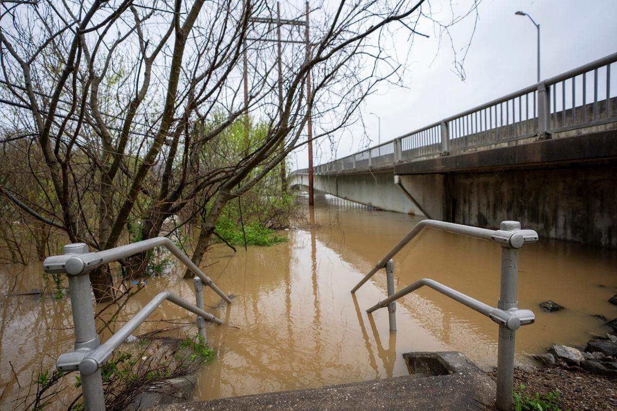 Stairs led under the West Frankfort Connector from Kentucky Ave, Sunday April 6, 2025 in Frankfort, Ky. Photo by Mark Mahan