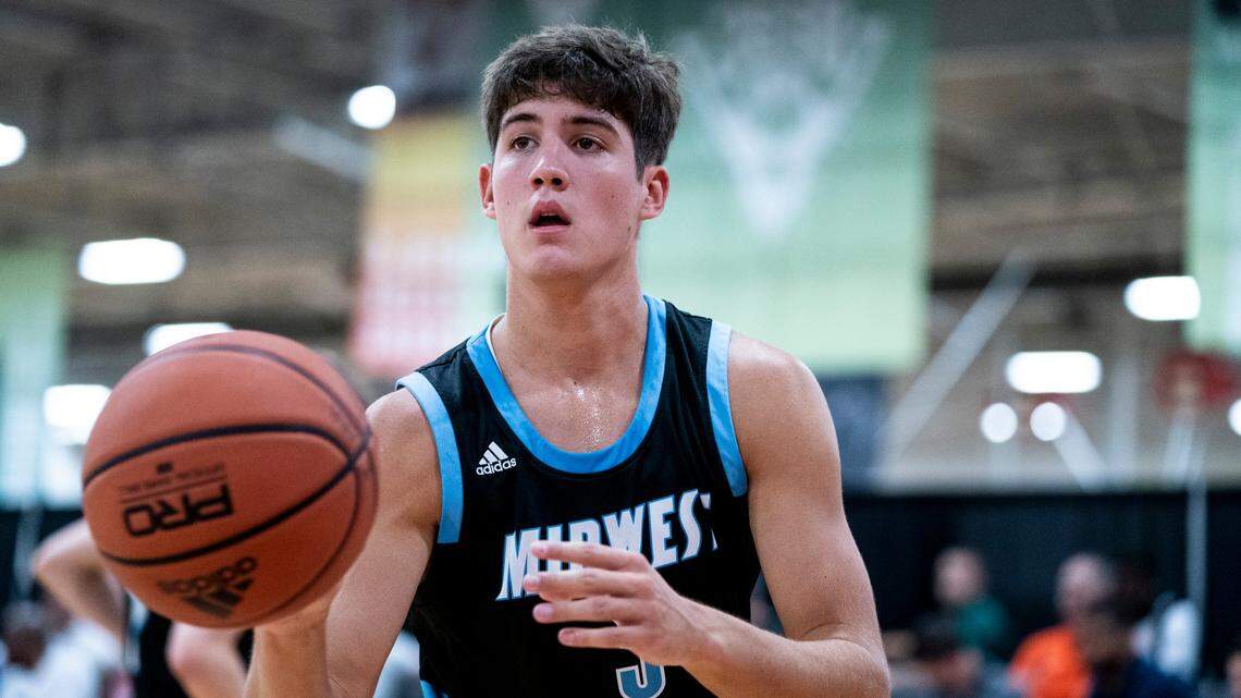 Reed Sheppard has been a standout this summer with his Midwest Basketball Club on the Adidas circuit.