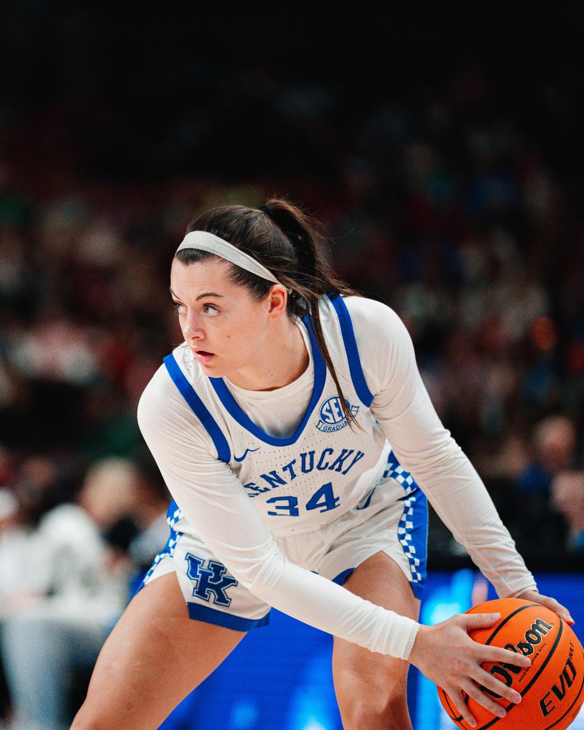 Emma King sizes up the defense during Kentucky’s SEC Tournament opener on Wednesday.