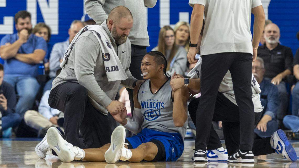 Kentucky basketball guard Jaland Lowe suffered an apparent right shoulder injury during the Blue-White Game on Friday night at Memorial Coliseum.