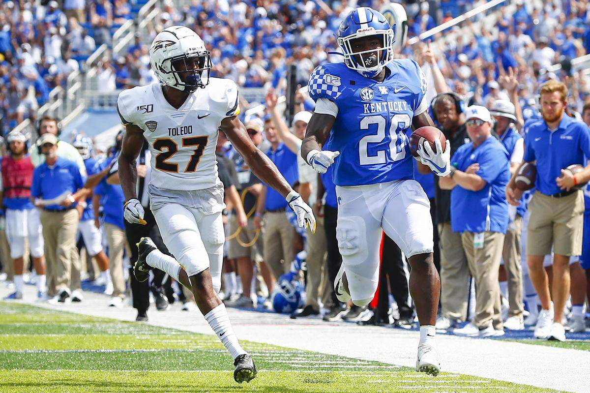 Kavosiey Smoke scored for the Wildcats last season. The UK football program generated $41,365,946 in revenue in the 2018-19 fiscal year, the most of any Wildcats athletics program.