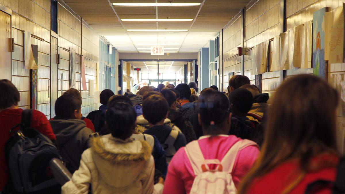 Students at Beaumont Middle School in Lexington flood the halls on the way to their first class in this file photo. The school was ranked in the top 10 best public middle schools in Kentucky, according to a list from Niche.