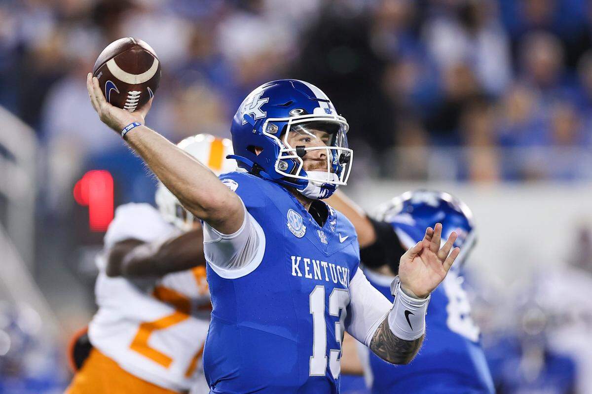 Kentucky quarterback Devin Leary passes the ball against Tennessee during Saturday’s game at Kroger Field.