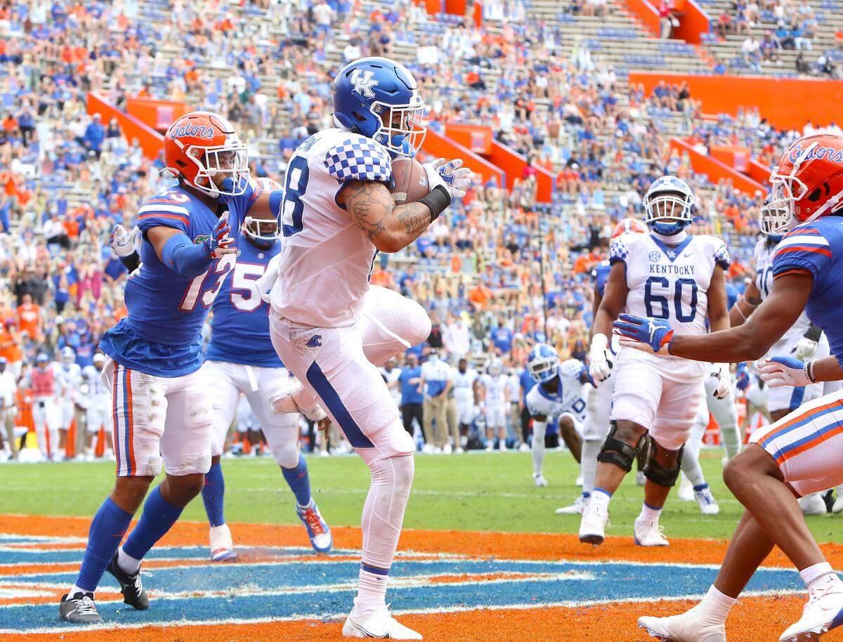 Tight end Keaton Upshaw caught 27 passes for 326 yards and four touchdowns in 36 career games at Kentucky.