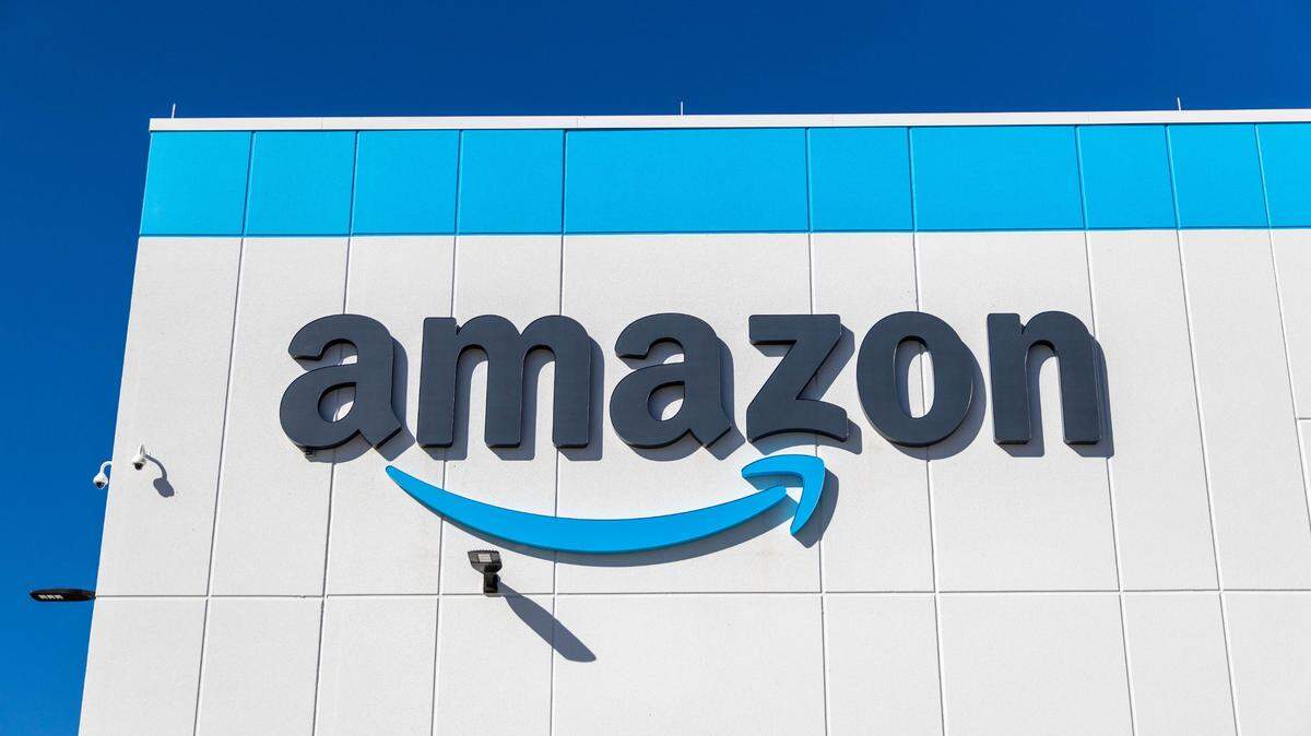 Amazon opened a new Lexington delivery station on Newtown Pike with a ribbon cutting event Monday, November 8, 2021.