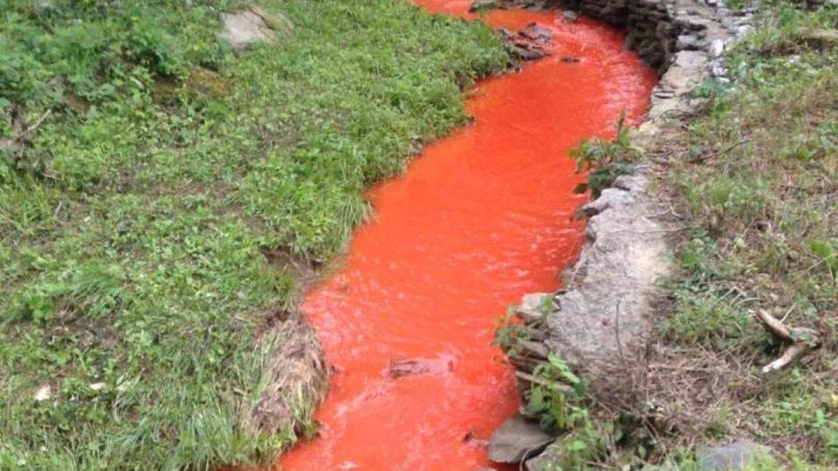 Residents in Madison County called 9-1-1 on Thursday after they saw that the water in a nearby creek was bright orange. Emergency management officials say the color was caused by an unknown amount of mulch coloring dye that was spilled into the creek.
