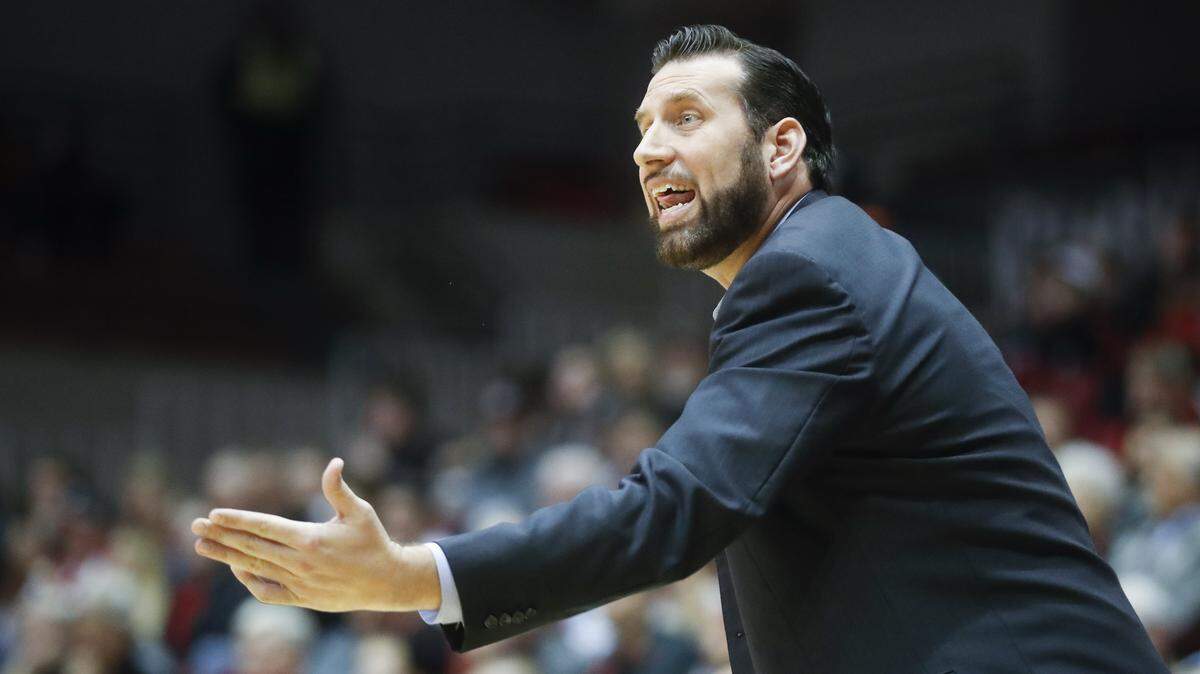 Scott Padgett’s Samford Bulldogs lost 15 of their final 17 games in 2019-20 and finished 10-23.
