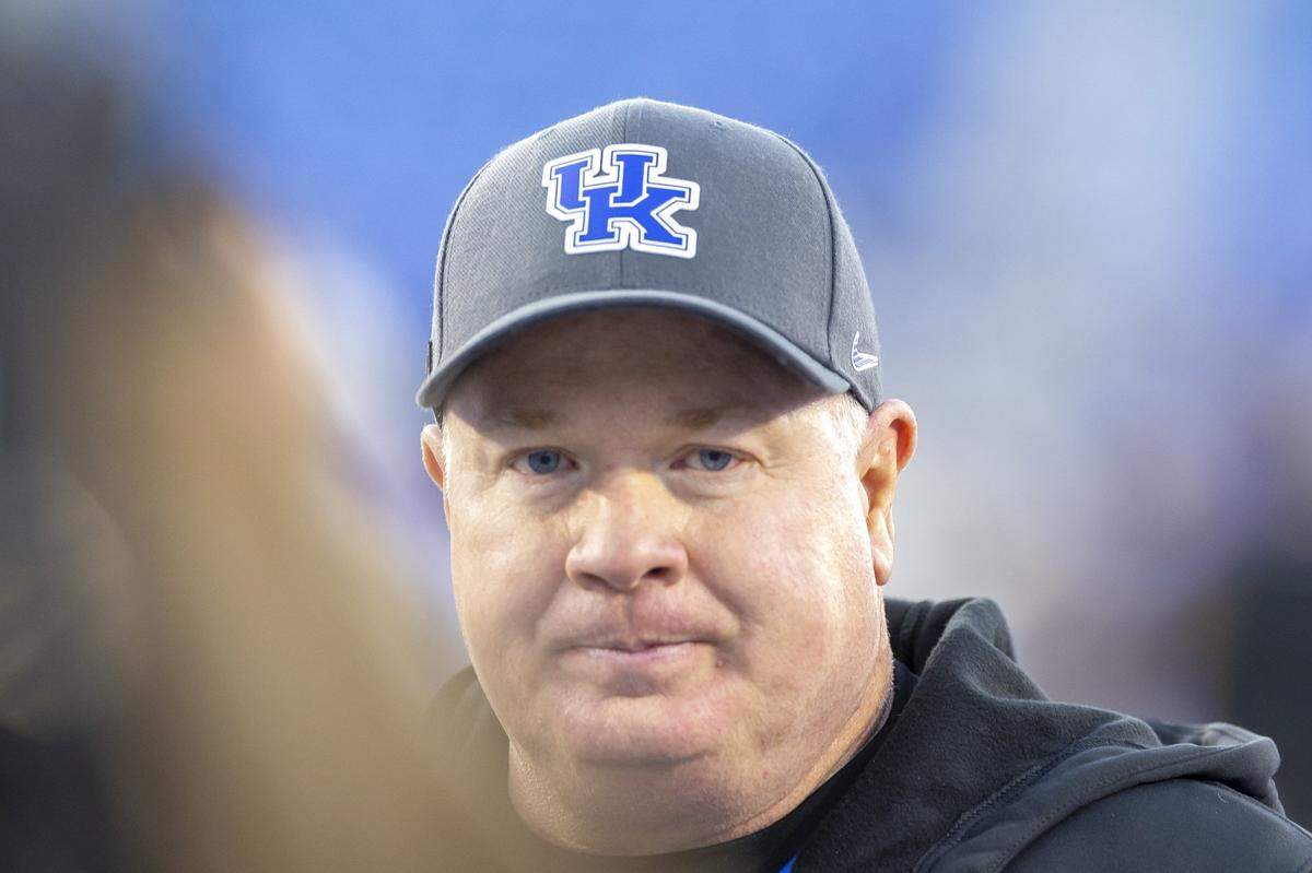 Kentucky coach Mark Stoops will seek to lead the Wildcats to a bounce-back season in 2025 after UK stumbled to a 4-8 record in 2024.