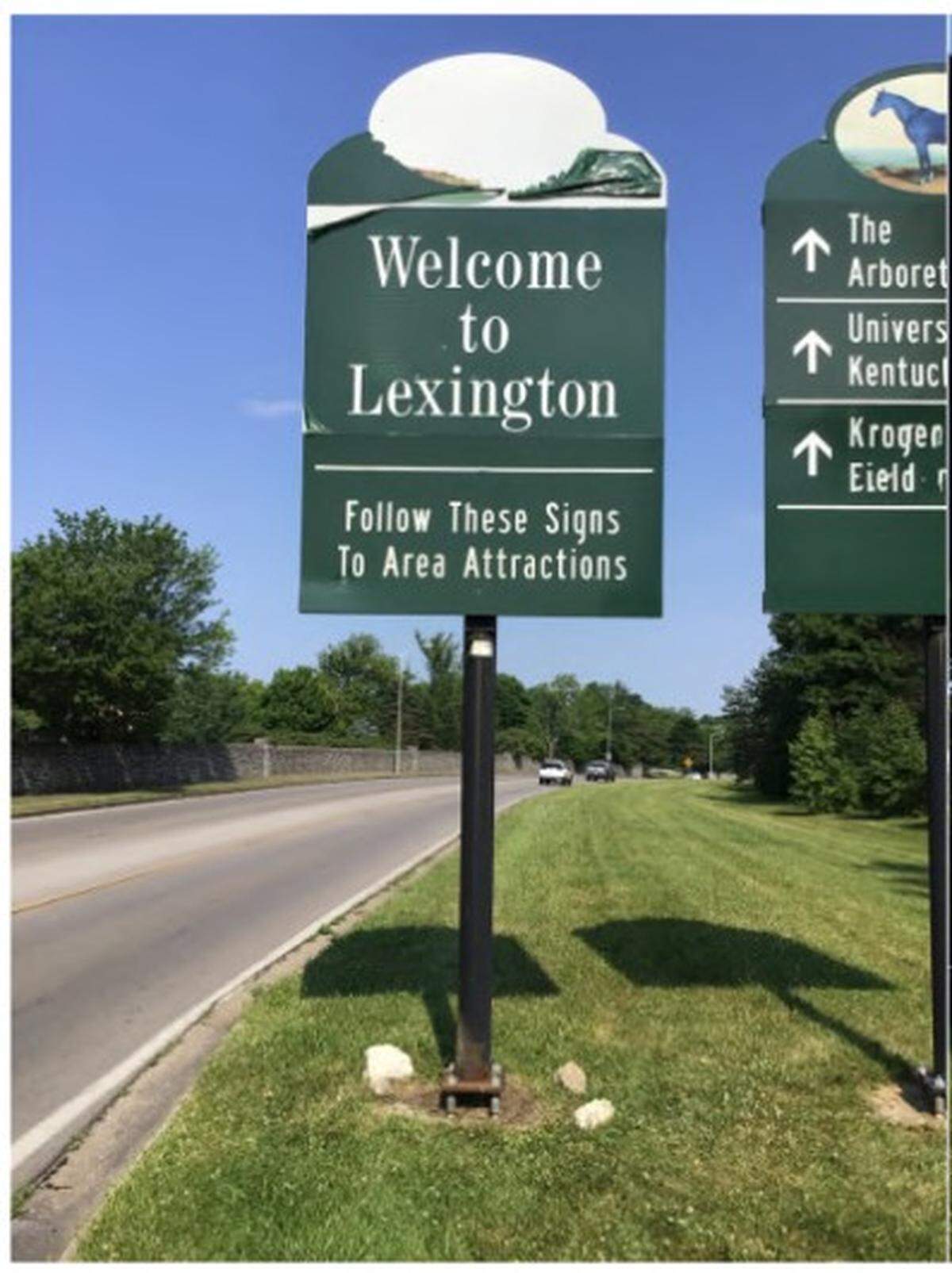 Many of Lexington’s 77 wayfinding signs have fallen into disrepair. The Lexington-Fayette Urban County Council voted Oct. 21, 2025, to spend $55,000 to take the signs down.