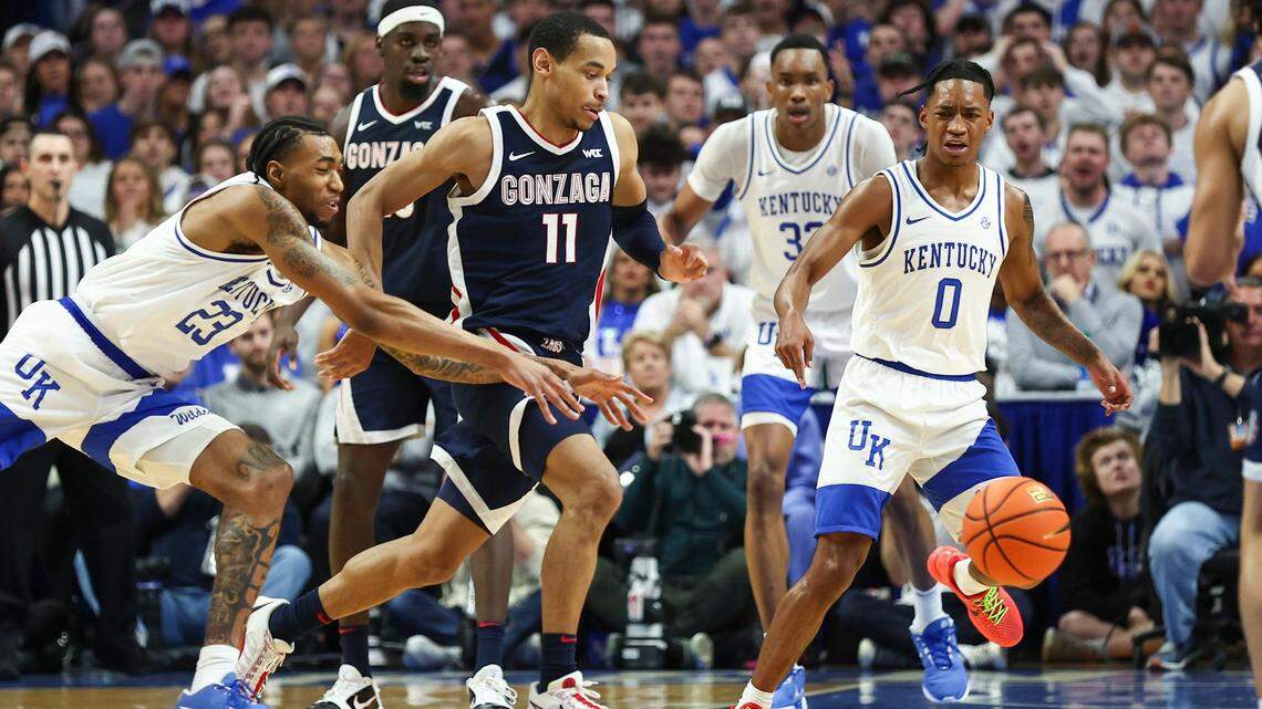 Ex-Kentucky basketball signee Nolan Hickman helps lead Gonzaga to win in Rupp Arena debut