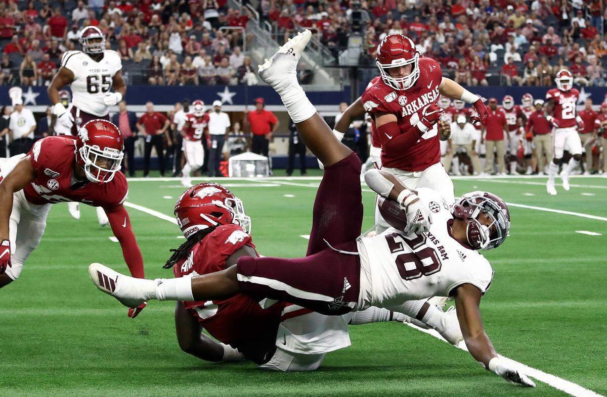Arkansas defensive tackle McTelvin Agim (3) had 10 tackles for loss in 2018. He was the first Razorbacks player with double-digit TFL since 2015.