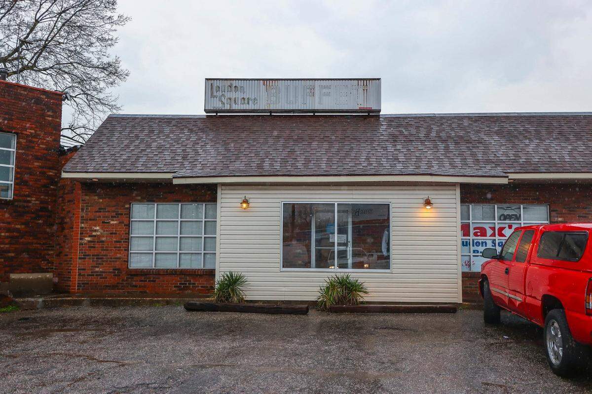 Maxs Loudon Square Buffet at 801 N. Broadway on April 6, 2022. The Lexington dining spot, known for its all-you-can-eat buffet line, has been open since 1974. It will close after serving on Friday, April 8. 