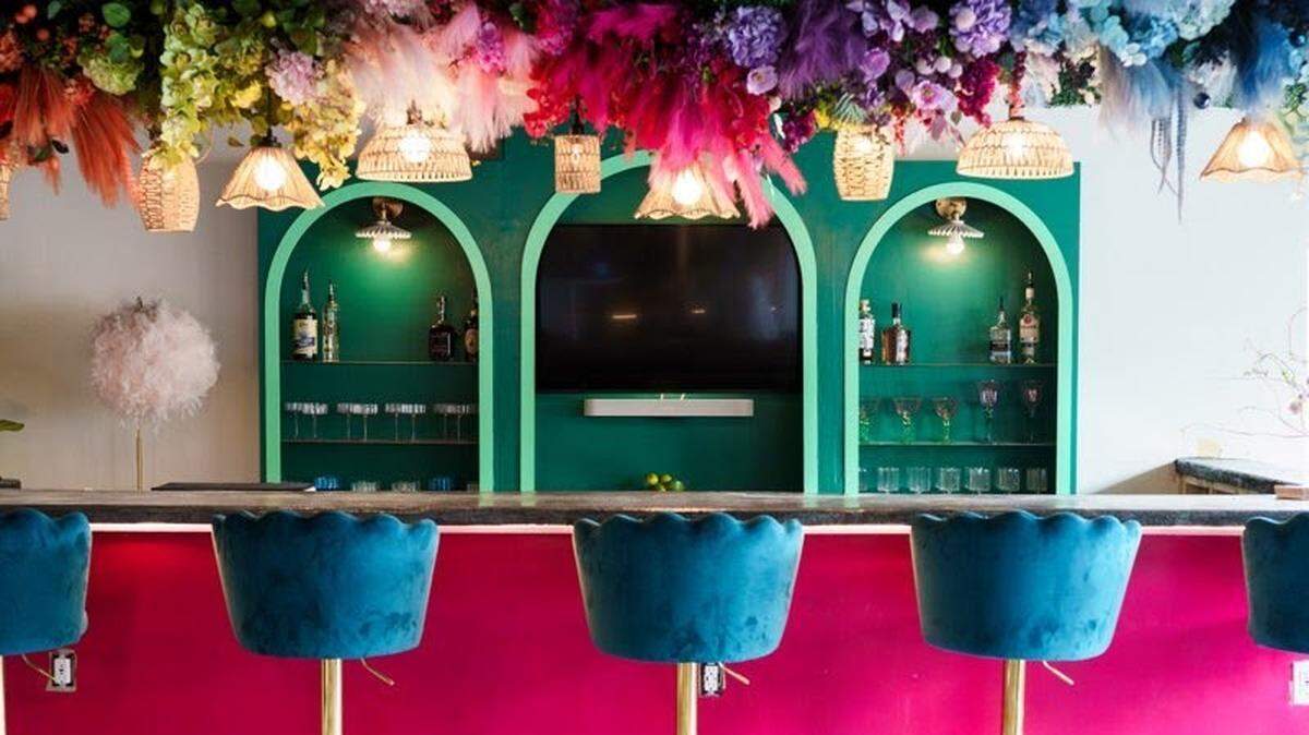 Poppy’s Flower Bar, opening just off Tates Creek Road, lets customers sip on botanical cocktails while they put together bouquets.