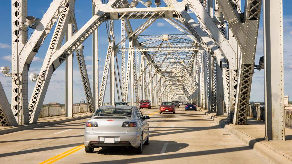 Think there’s a chance that text about an unpaid Kentucky toll is real? Think again.