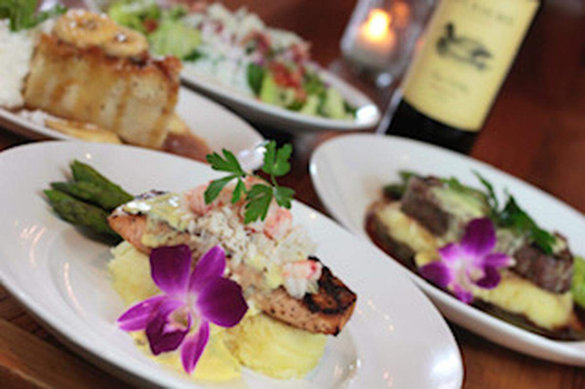 During Lexington Restaurant Week, Carson’s served a special that included salad and choice of either grilled salmon or filet medallions plus Banana Bourbon Bread Pudding for dessert.