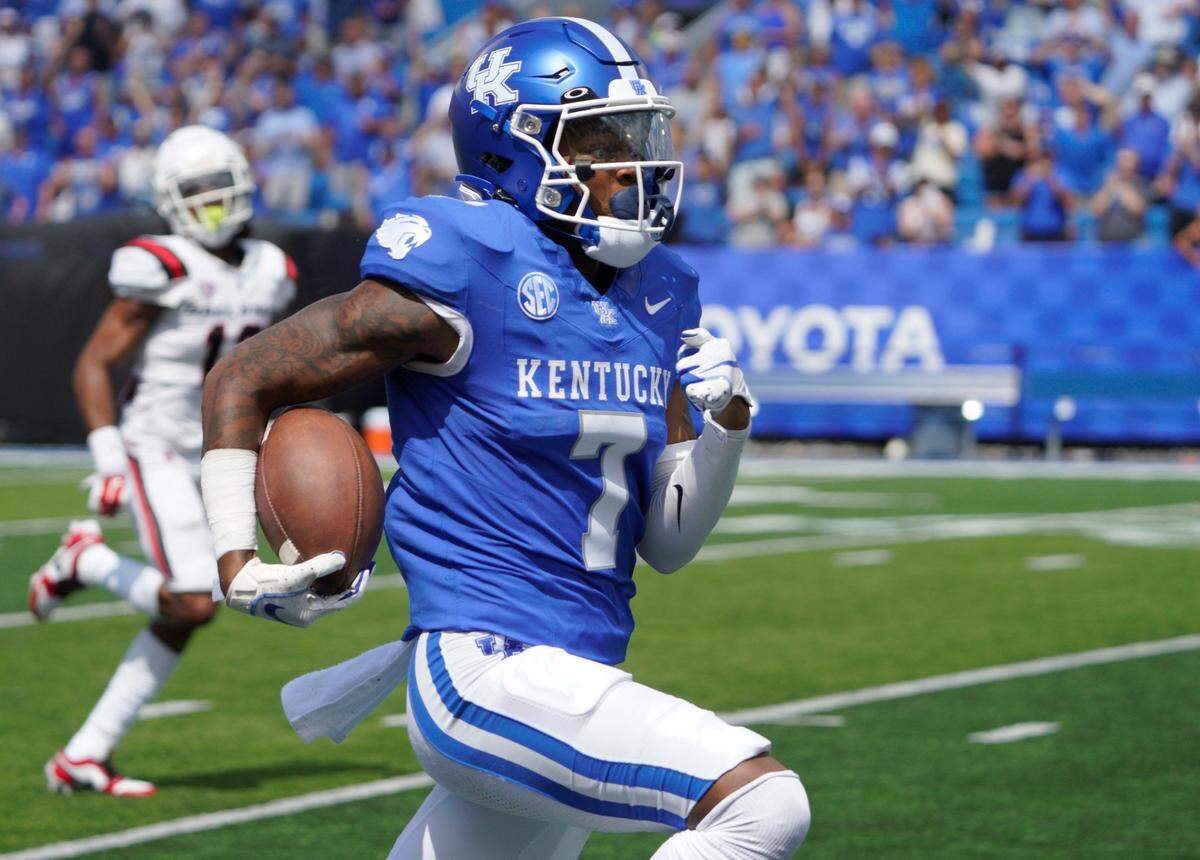Kentucky sophomore Barion Brown (7) returned a kickoff 99 yards for a touchdown during UK’s 44-14 win over Ball State in the 2023 season opener. It was the second-straight season that Brown, a 6-foot-1, 174-pound sophomore from Nashville, Tenn., has returned a kickoff for a TD in the first game of the year.