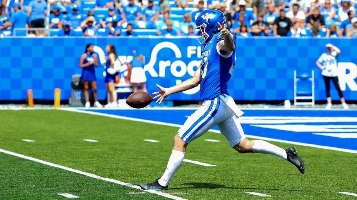 Kentucky punter Wilson Berry averaged 39.73 yards a kick in 2023.