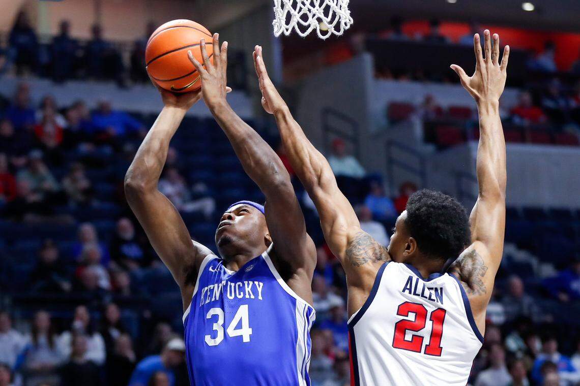 Kentucky’s Oscar Tshiebwe takes a shot against Ole Miss on Tuesday.