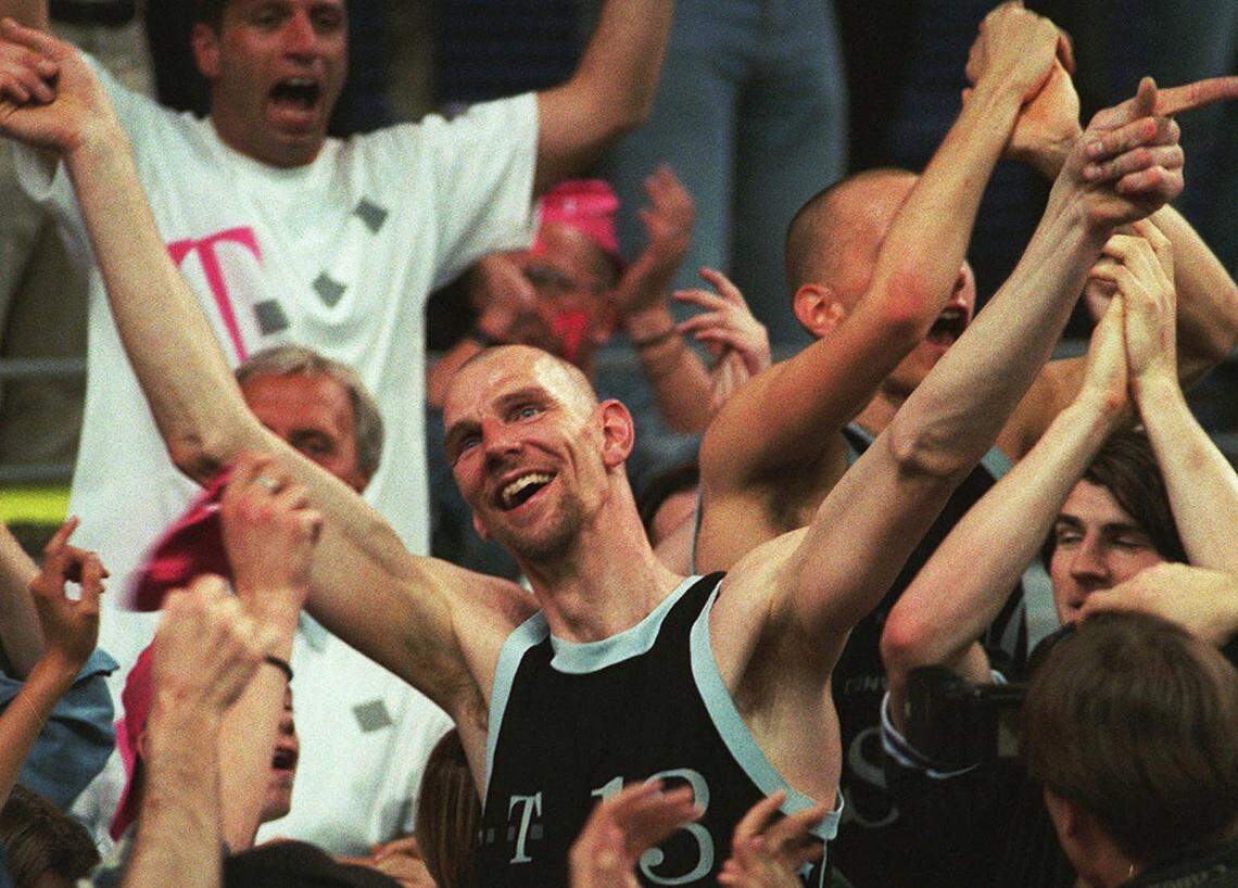 Gunther Behnke celebrated a playoff victory for his pro basketball team in Germany in 1997. In the 1980s, the 7-foot-4 Behnke was briefly enrolled at UK.