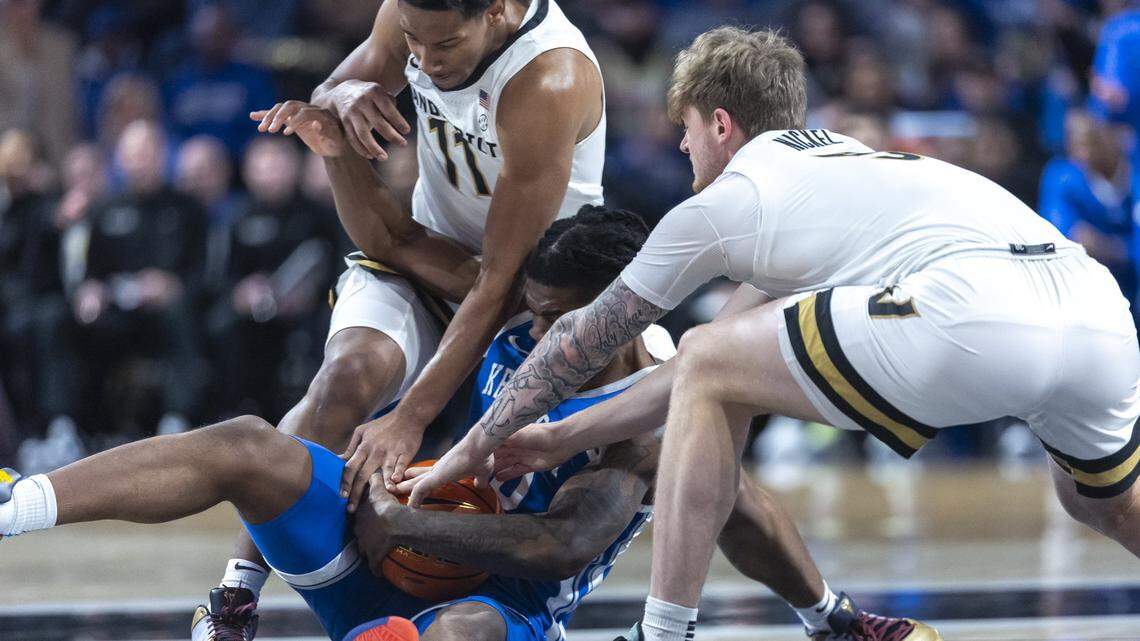 Three takeaways from Kentucky basketball’s road loss to the Vanderbilt Commodores