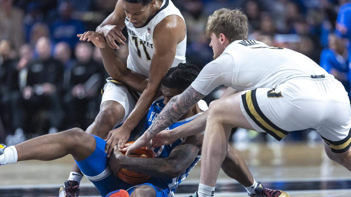 Three takeaways from Kentucky basketball’s road loss to the Vanderbilt Commodores