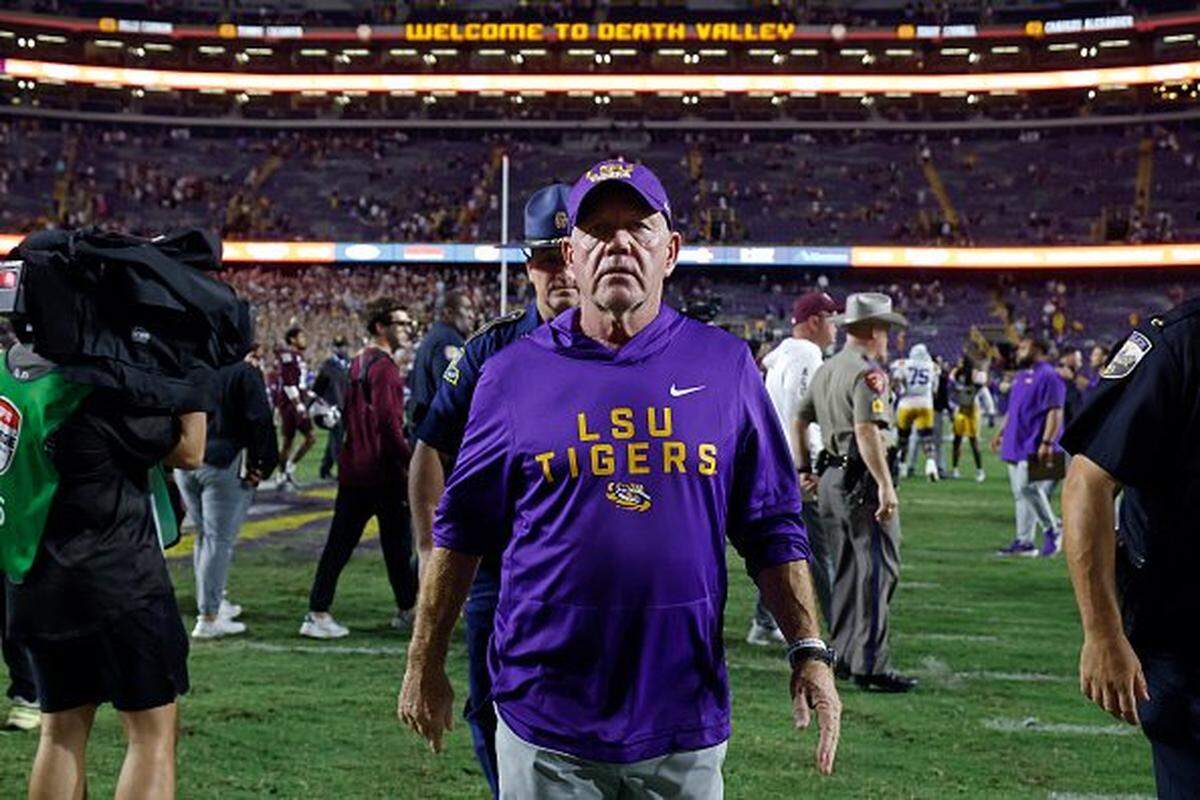 BATON ROUGE, LOUISIANA - OCTOBER 25: Head coach Brian Kelly of the LSU Tigers walks off the field after a game against the Texas A&M Aggies at Tiger Stadium on October 25, 2025 in Baton Rouge, Louisiana. (Photo by Tyler Kaufman/Getty Images)