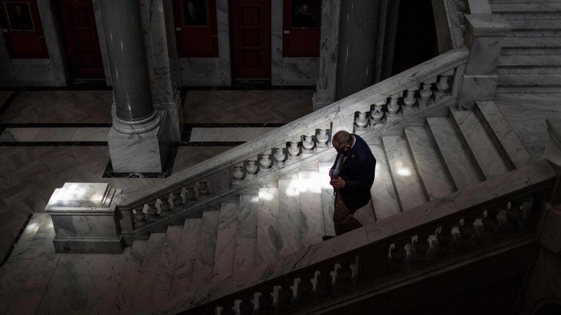 KY legislature passes last-minute bill that shields information of public officials