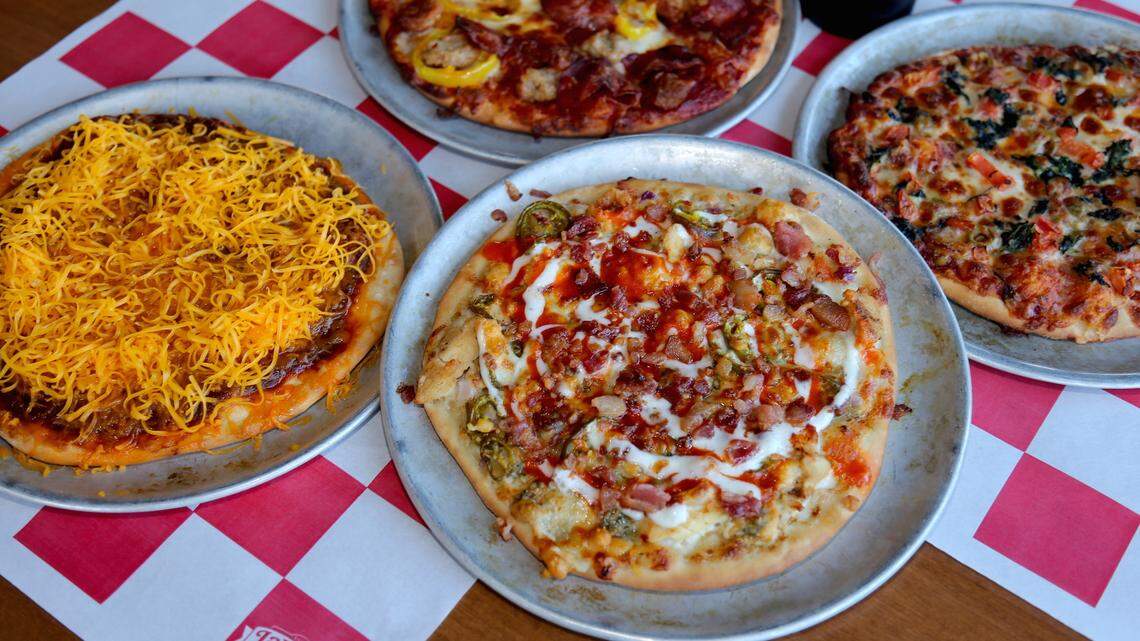 The LaRosa’s Family Pizzeria in Nicholasville’s Brannon Crossing closed April 3. But One Holland plans to open a new restaurant there soon.