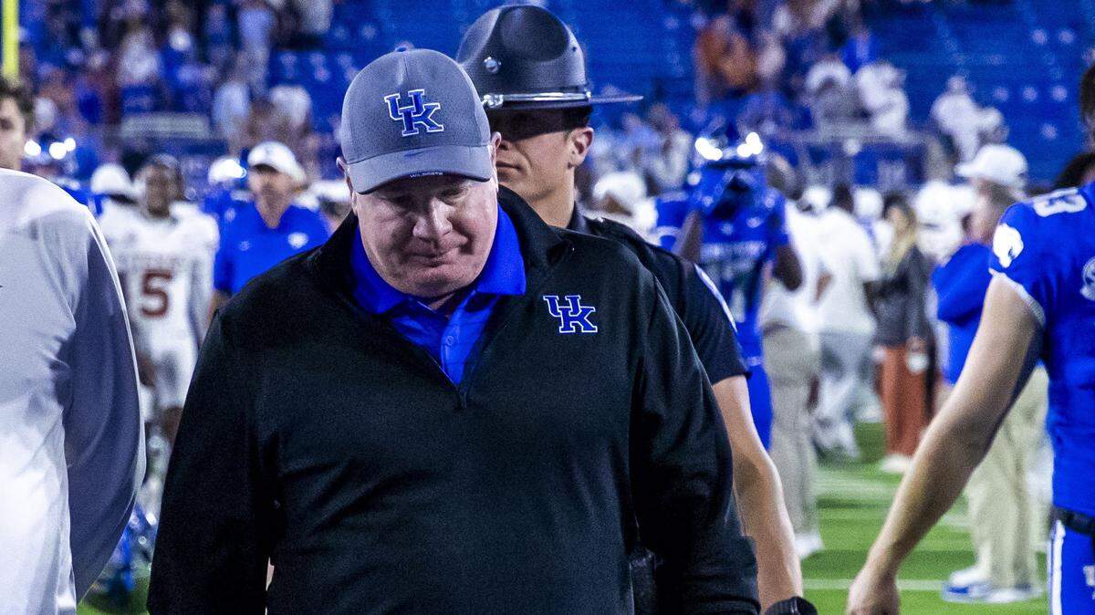 For Mark Stoops, 2 coaching decisions cost Kentucky in loss to Texas